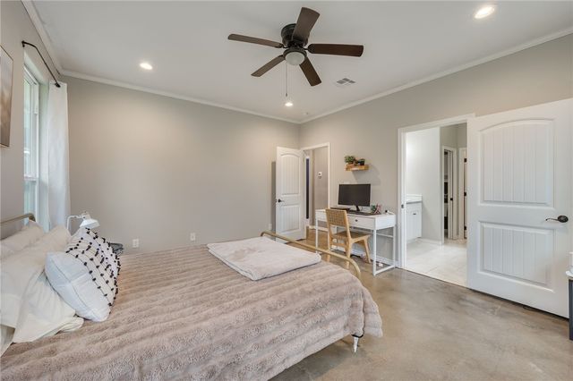 10856 Whispering Oaks Drive, Hearne, TX 77859