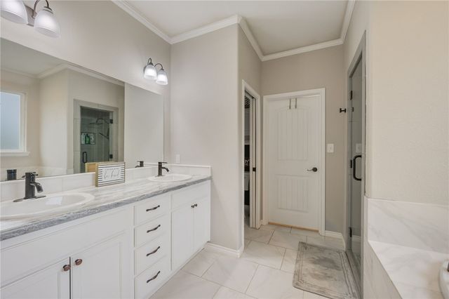10856 Whispering Oaks Drive, Hearne, TX 77859
