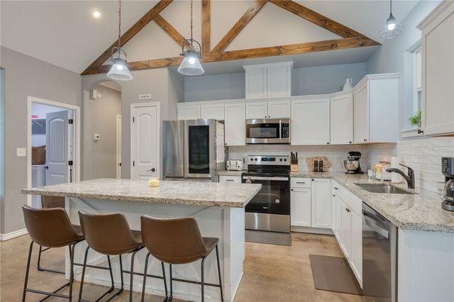 10856 Whispering Oaks Drive, Hearne, TX 77859