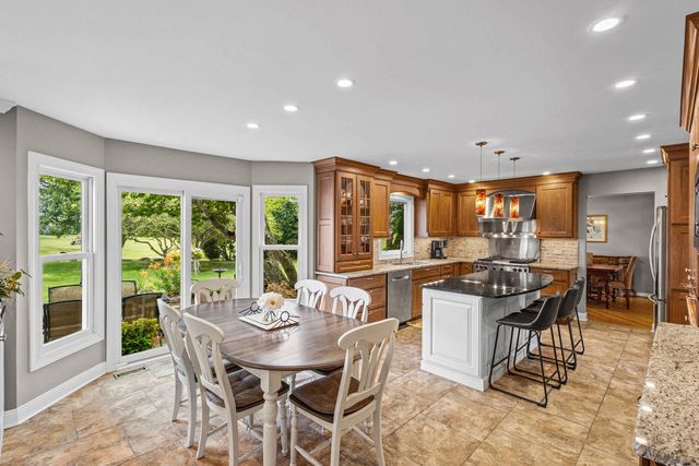 1405 Darlington Court, Algonquin, IL 60102