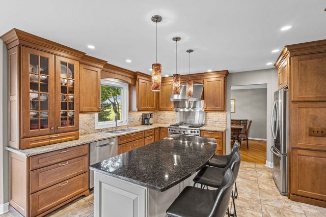 1405 Darlington Court, Algonquin, IL 60102