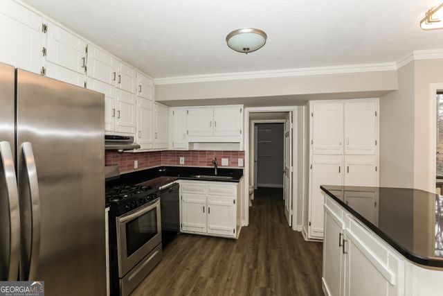 1868 Lake Ridge Court, Jonesboro, GA 30236