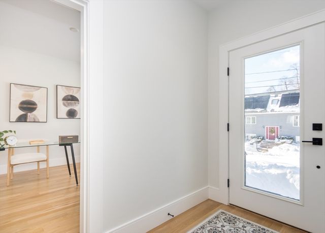 15 Cedarcroft Lane, Waltham, MA 02451