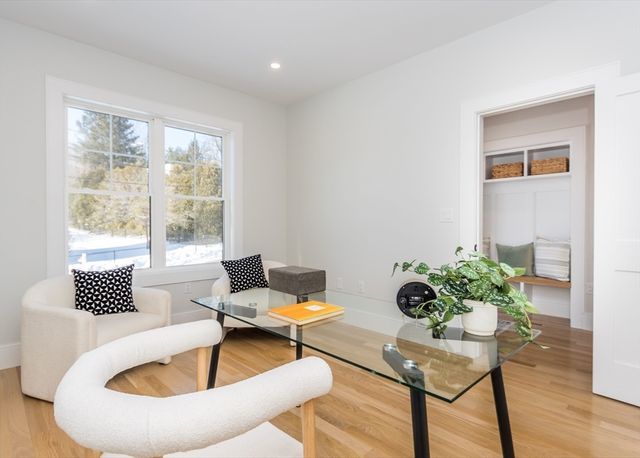 15 Cedarcroft Lane, Waltham, MA 02451