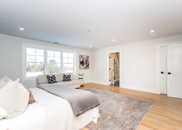 15 Cedarcroft Lane, Waltham, MA 02451