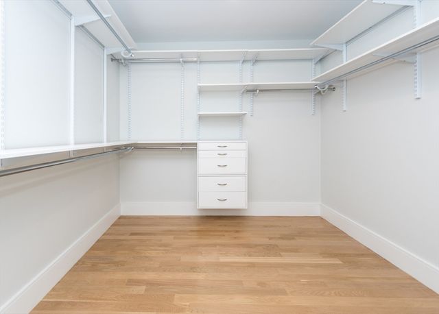 15 Cedarcroft Lane, Waltham, MA 02451