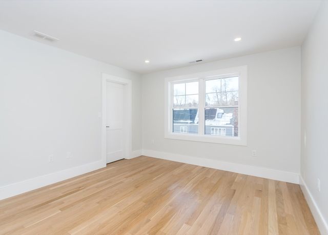 15 Cedarcroft Lane, Waltham, MA 02451