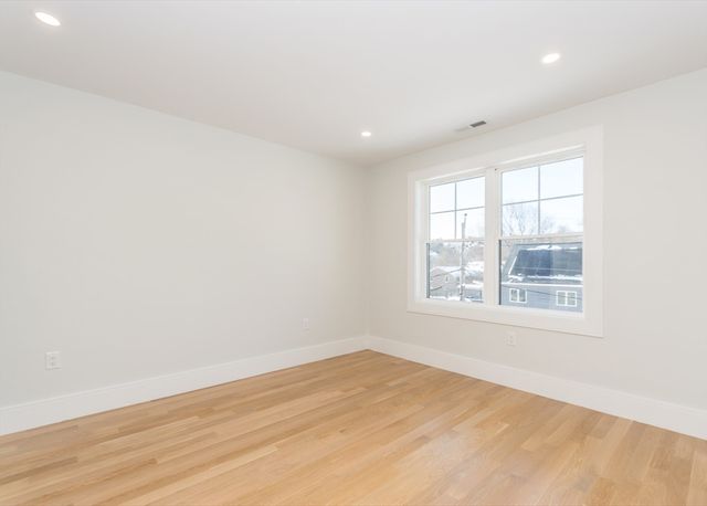 15 Cedarcroft Lane, Waltham, MA 02451