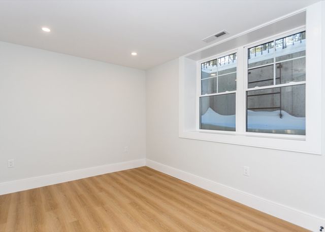 15 Cedarcroft Lane, Waltham, MA 02451