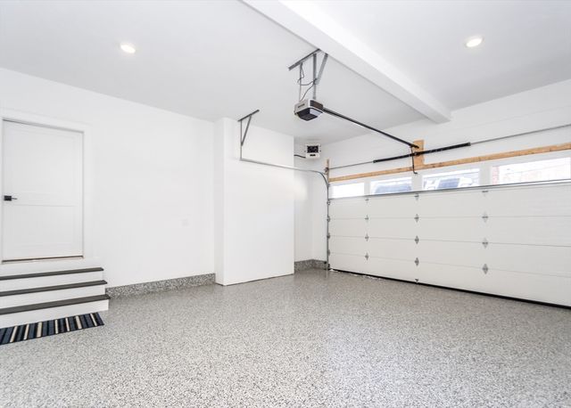 15 Cedarcroft Lane, Waltham, MA 02451