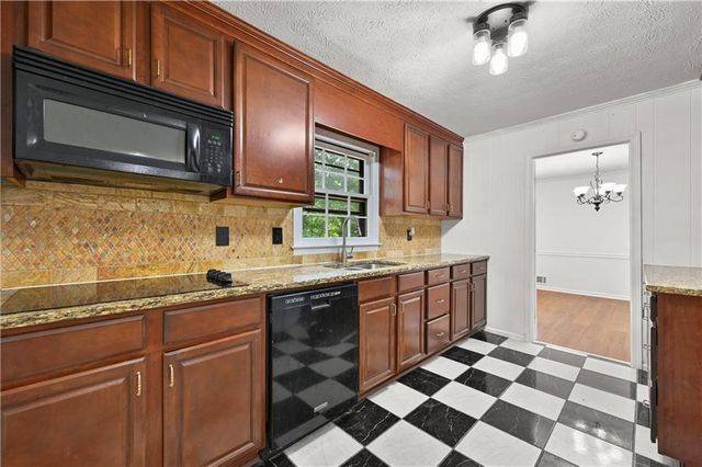 1767 Grandeus Lane, Stone Mountain, GA 30087