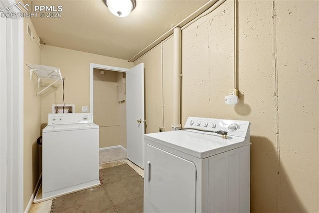 2111 Mount Washington Avenue, Colorado Springs, CO 80906