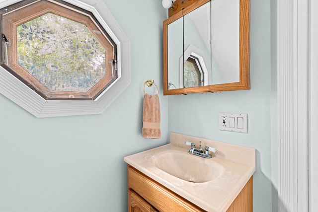 72 Precinct Street, Lakeville, MA 02347