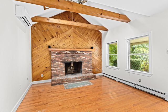 72 Precinct Street, Lakeville, MA 02347