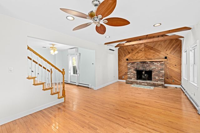 72 Precinct Street, Lakeville, MA 02347