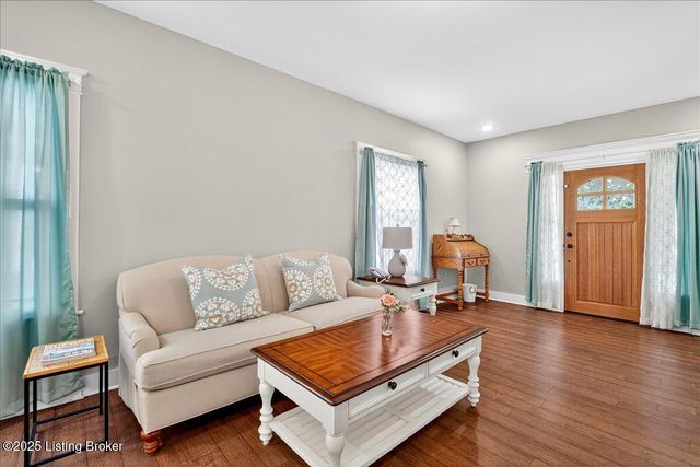 218 Cornell Pl, Louisville, KY 40207