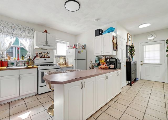 60 Kimball St, Malden, MA 02148