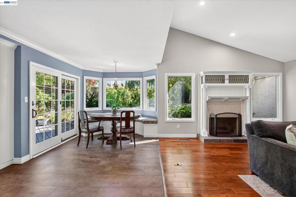 Image 13 of property listing at 1768 Oro Valley Cir, Walnut Creek, CA 94596