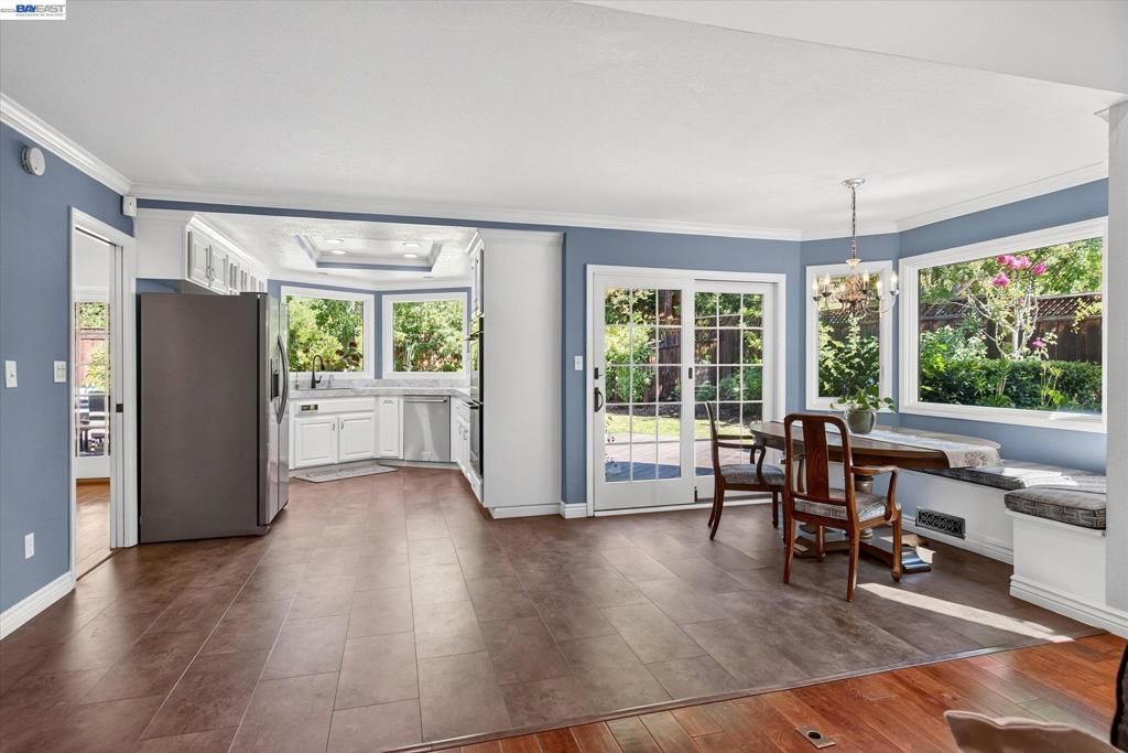 Image 14 of property listing at 1768 Oro Valley Cir, Walnut Creek, CA 94596