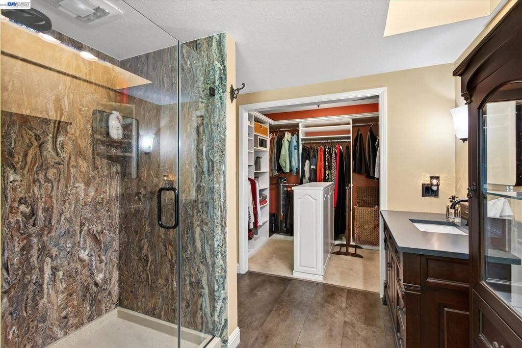 Image 26 of property listing at 1768 Oro Valley Cir, Walnut Creek, CA 94596