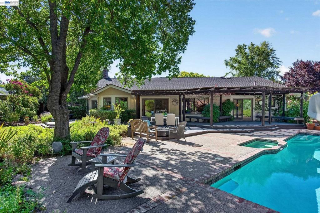 Image 30 of property listing at 1768 Oro Valley Cir, Walnut Creek, CA 94596