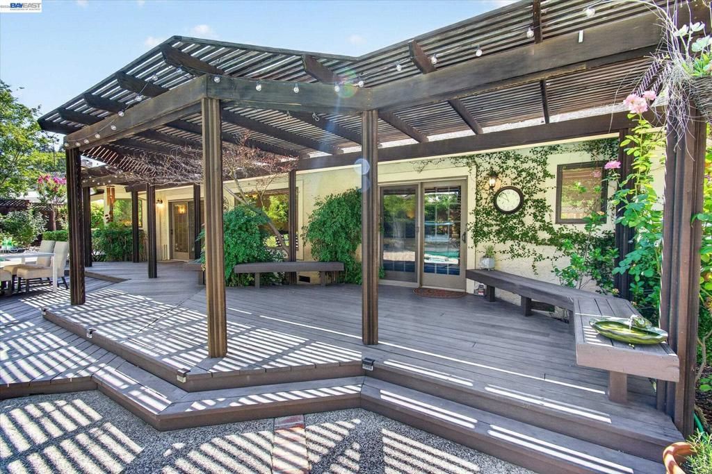 Image 37 of property listing at 1768 Oro Valley Cir, Walnut Creek, CA 94596