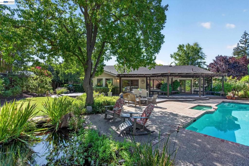 Image 41 of property listing at 1768 Oro Valley Cir, Walnut Creek, CA 94596