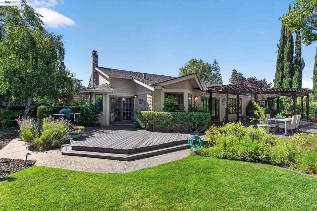 Image 43 of property listing at 1768 Oro Valley Cir, Walnut Creek, CA 94596