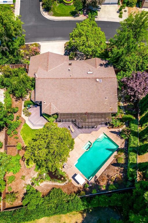 Image 51 of property listing at 1768 Oro Valley Cir, Walnut Creek, CA 94596