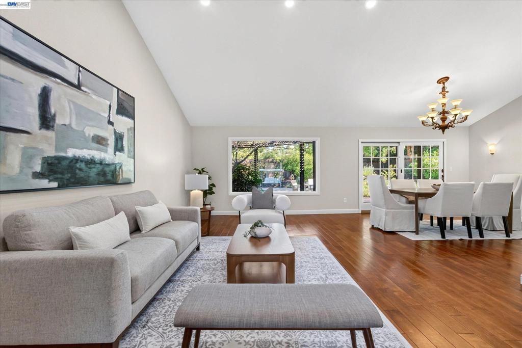Image 6 of property listing at 1768 Oro Valley Cir, Walnut Creek, CA 94596