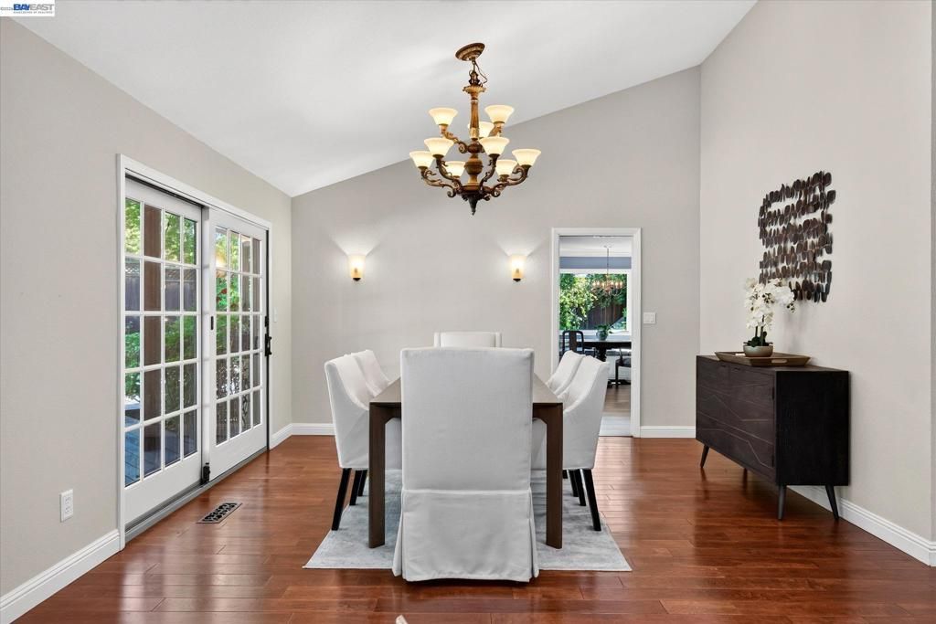 Image 8 of property listing at 1768 Oro Valley Cir, Walnut Creek, CA 94596