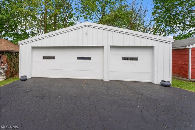 273 Maplewood Avenue, Struthers, OH 44471