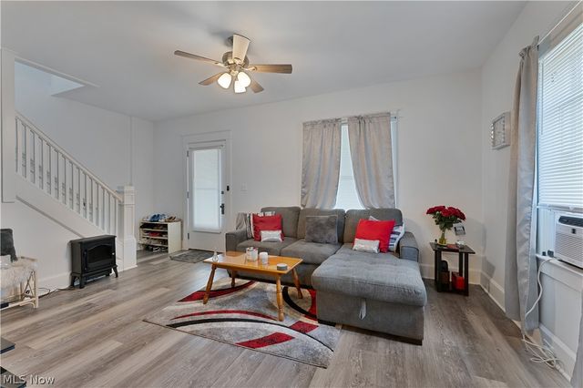 273 Maplewood Avenue, Struthers, OH 44471