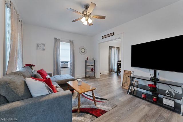 273 Maplewood Avenue, Struthers, OH 44471