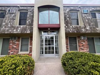 907 11th Avenue S 7, Hopkins, MN 55343