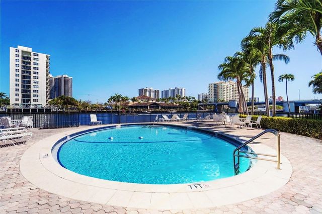 2895 NE 32nd St 305, Fort Lauderdale, FL 33306