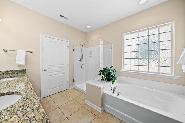604 Bloomsbury Place, Cary, NC 27519