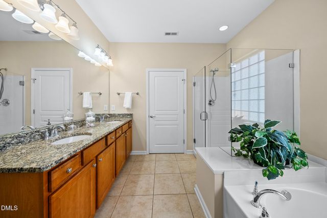 604 Bloomsbury Place, Cary, NC 27519