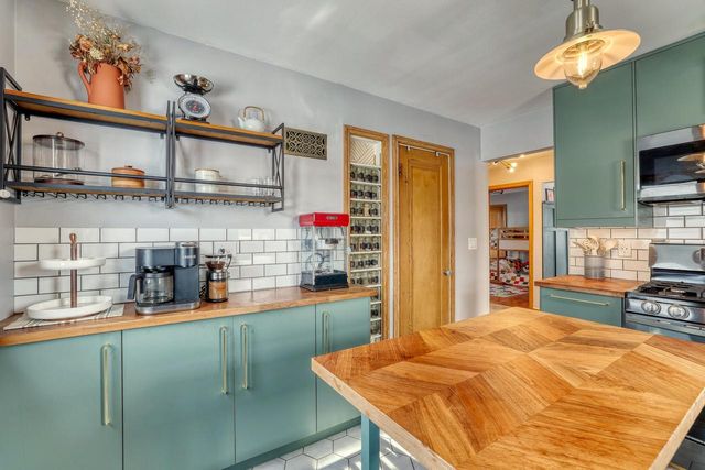 3001 N 87th STREET, Milwaukee, WI 53222