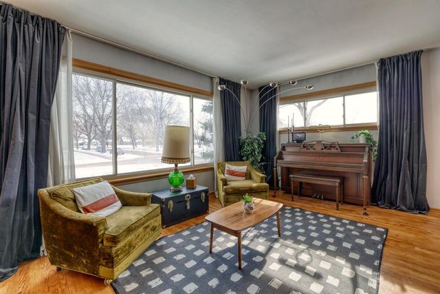 3001 N 87th STREET, Milwaukee, WI 53222