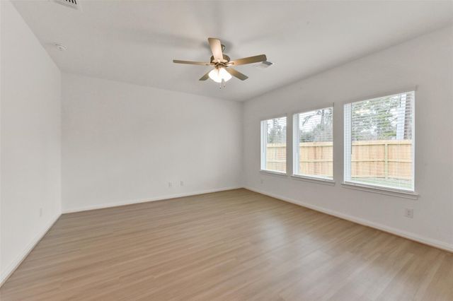 11938 Lakewood West Drive, Cypress, TX 77429