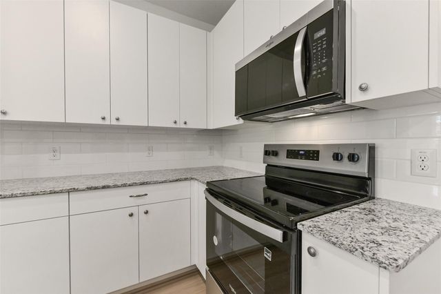 11938 Lakewood West Drive, Cypress, TX 77429