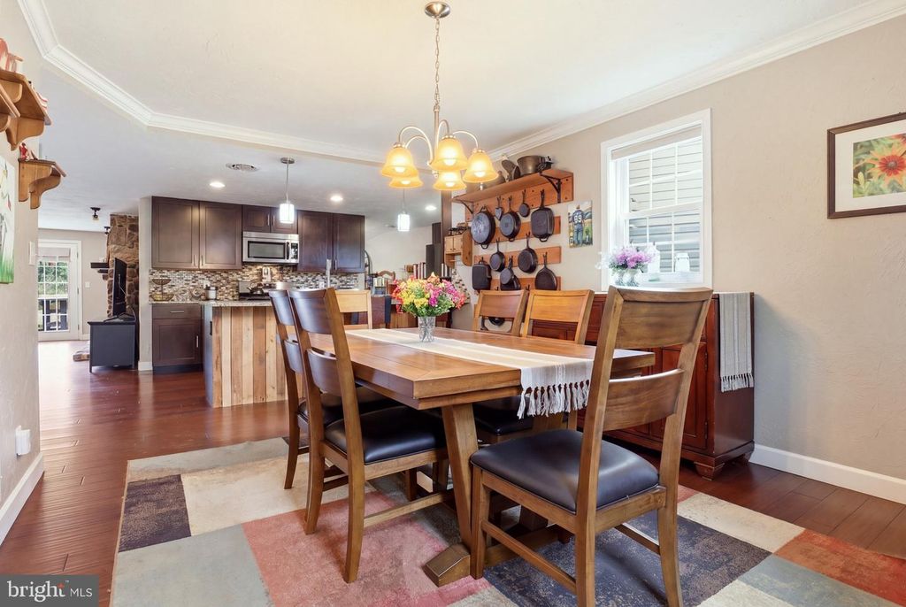 Image 10 of property listing at 11951 ROCKVILLE RD, Glen Rock, PA 17327
