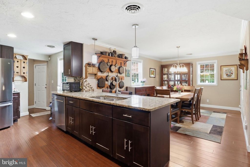 Image 12 of property listing at 11951 ROCKVILLE RD, Glen Rock, PA 17327