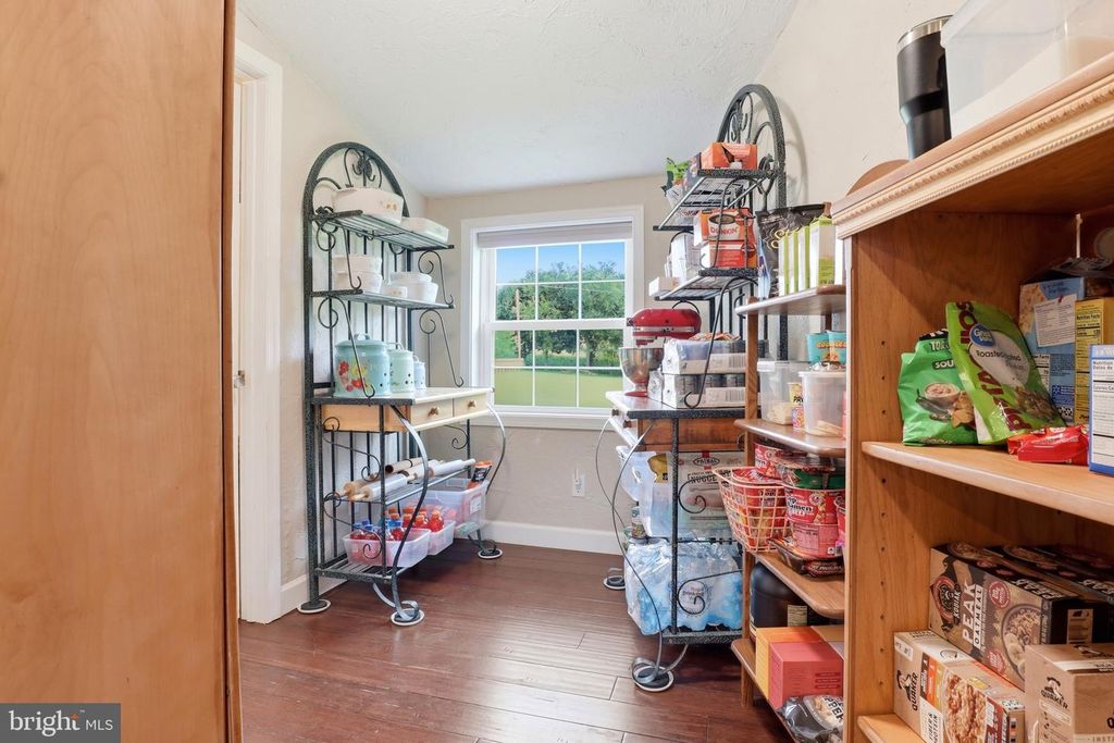 Image 15 of property listing at 11951 ROCKVILLE RD, Glen Rock, PA 17327