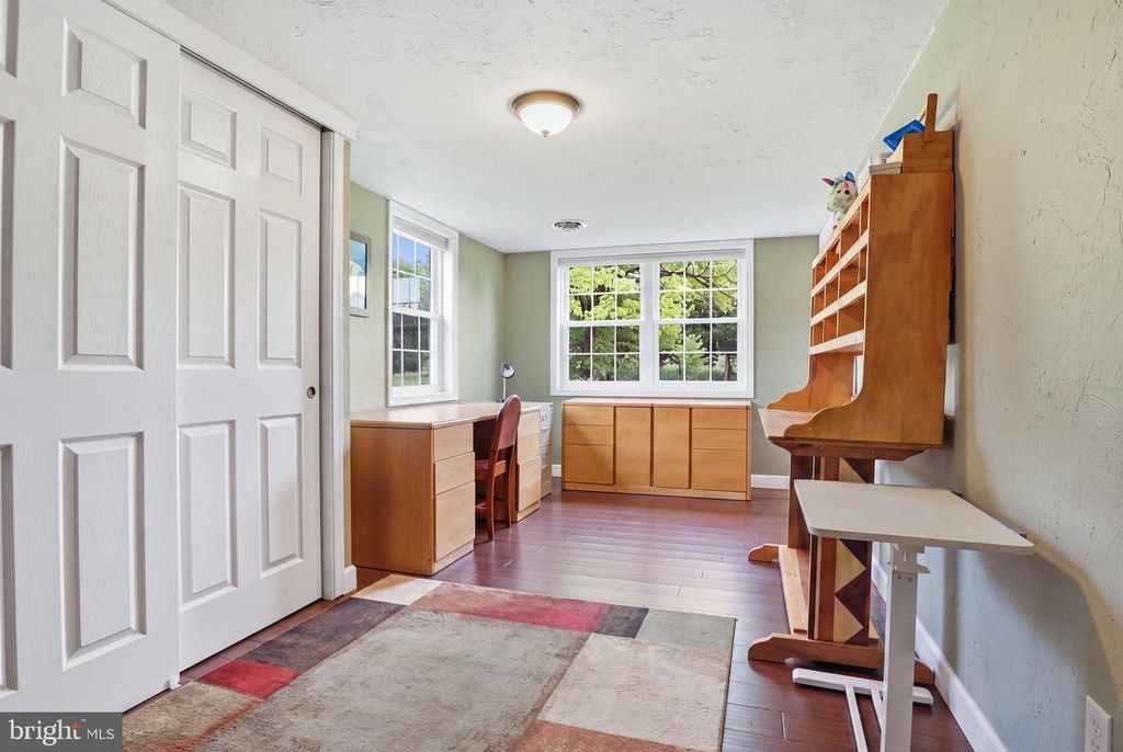 Image 21 of property listing at 11951 ROCKVILLE RD, Glen Rock, PA 17327