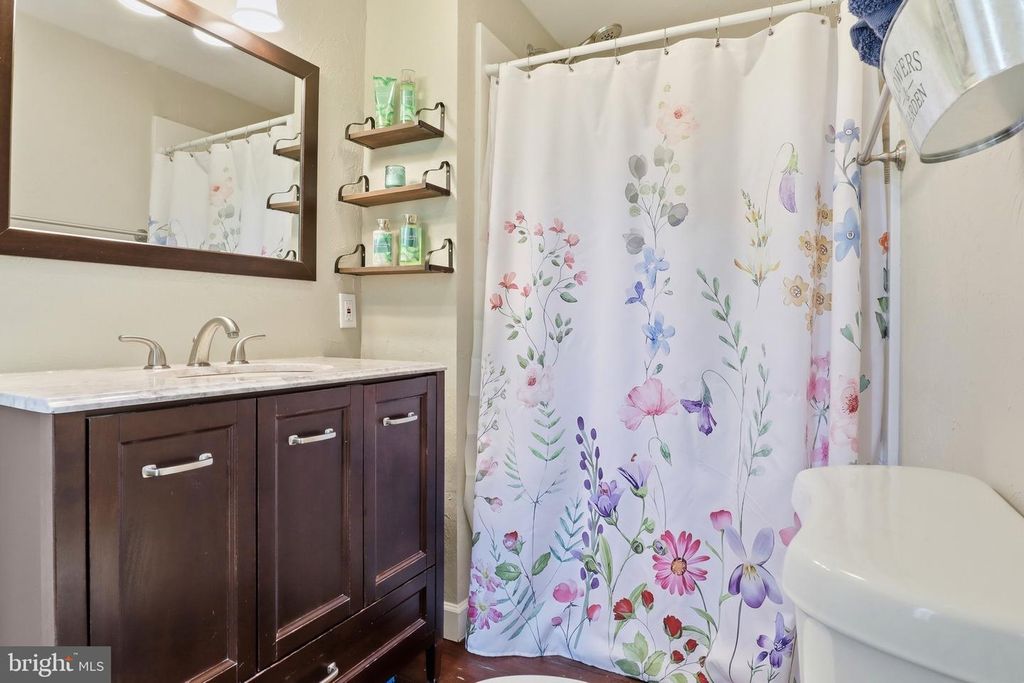 Image 23 of property listing at 11951 ROCKVILLE RD, Glen Rock, PA 17327