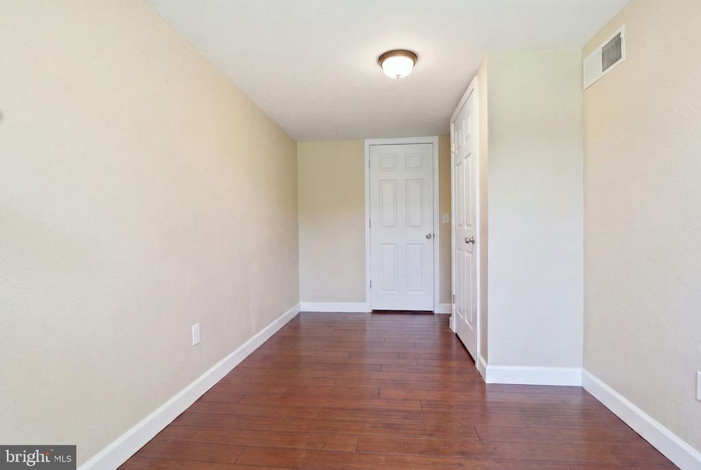 Image 25 of property listing at 11951 ROCKVILLE RD, Glen Rock, PA 17327