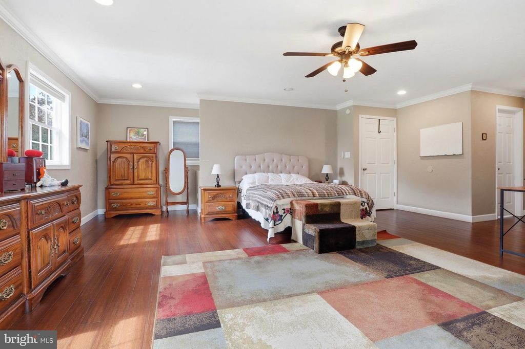 Image 26 of property listing at 11951 ROCKVILLE RD, Glen Rock, PA 17327