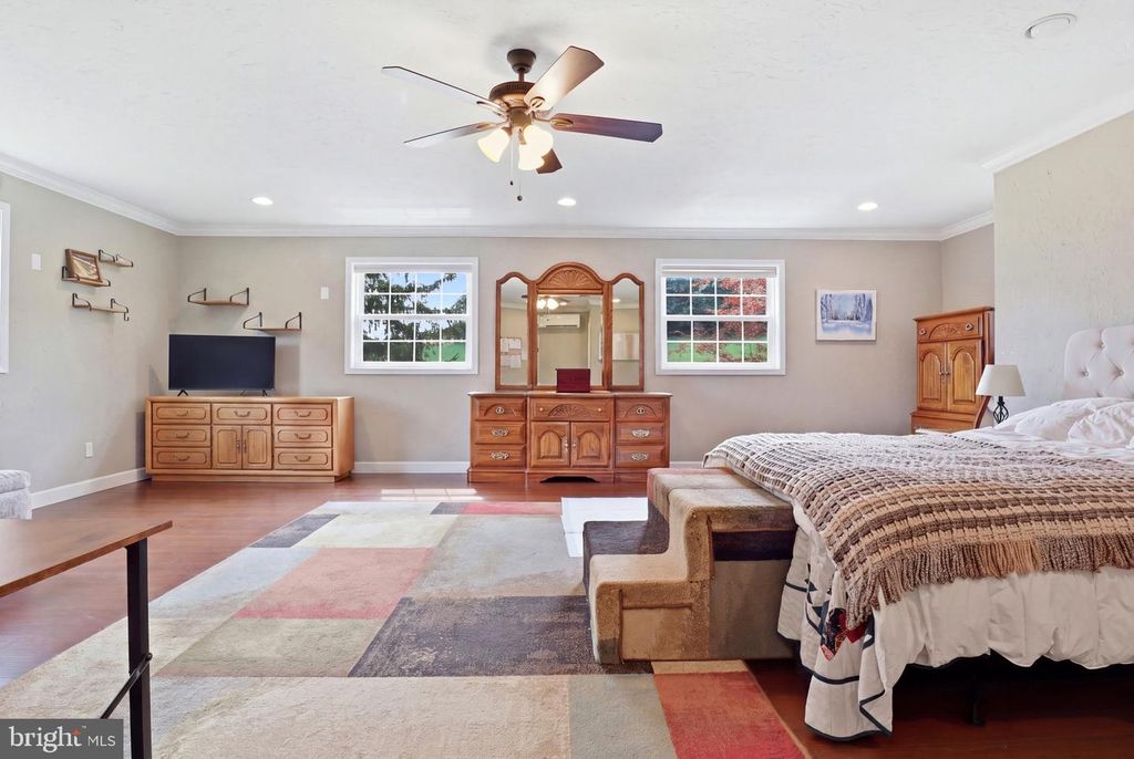 Image 28 of property listing at 11951 ROCKVILLE RD, Glen Rock, PA 17327